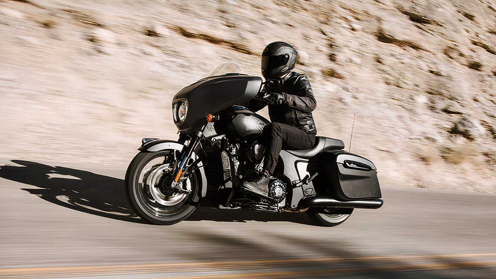 Tracking shot of a 2026 Indian Chieftain Powerplus 112