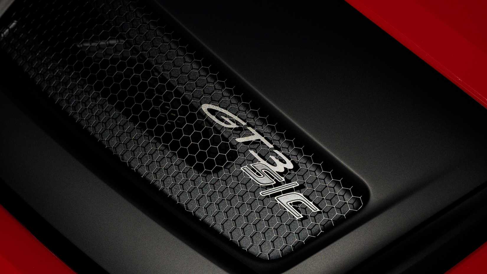 Foto detalhada do emblema do Porsche 911 GT3 S/C 2026