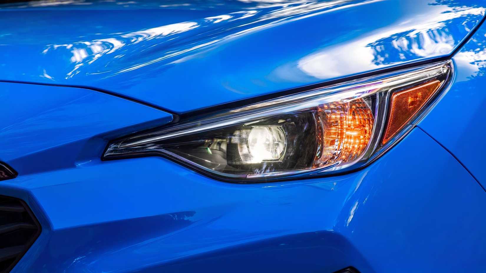 Close frontal de um farol Subaru Impreza Hatchback 2026