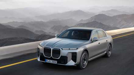 2027 BMW 7 Series-8