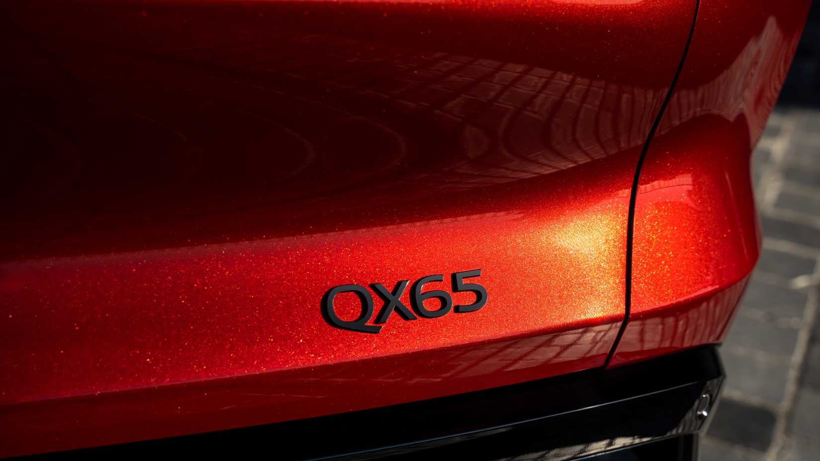 2027 Infiniti QX65  Badge