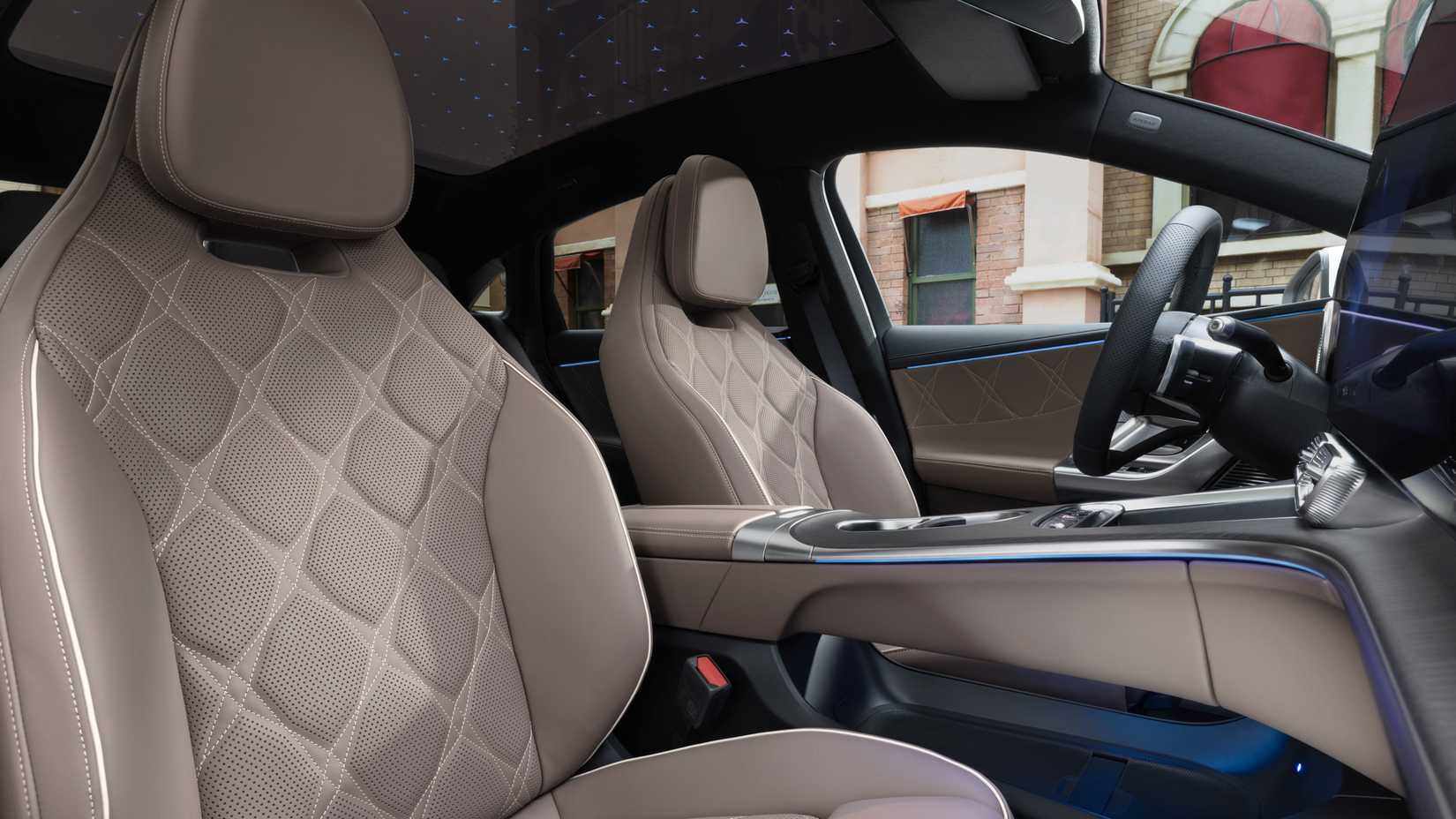 2027 Mercedes-Benz C 400 4MATIC Electric-27-1