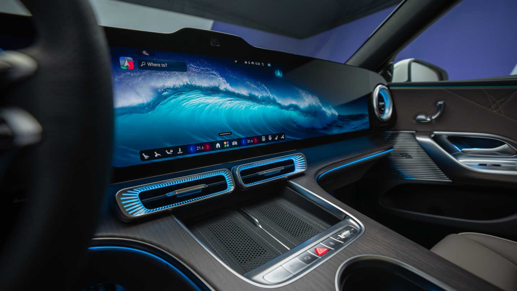 2027 Mercedes-Benz C 400 4MATIC Electric-39-1