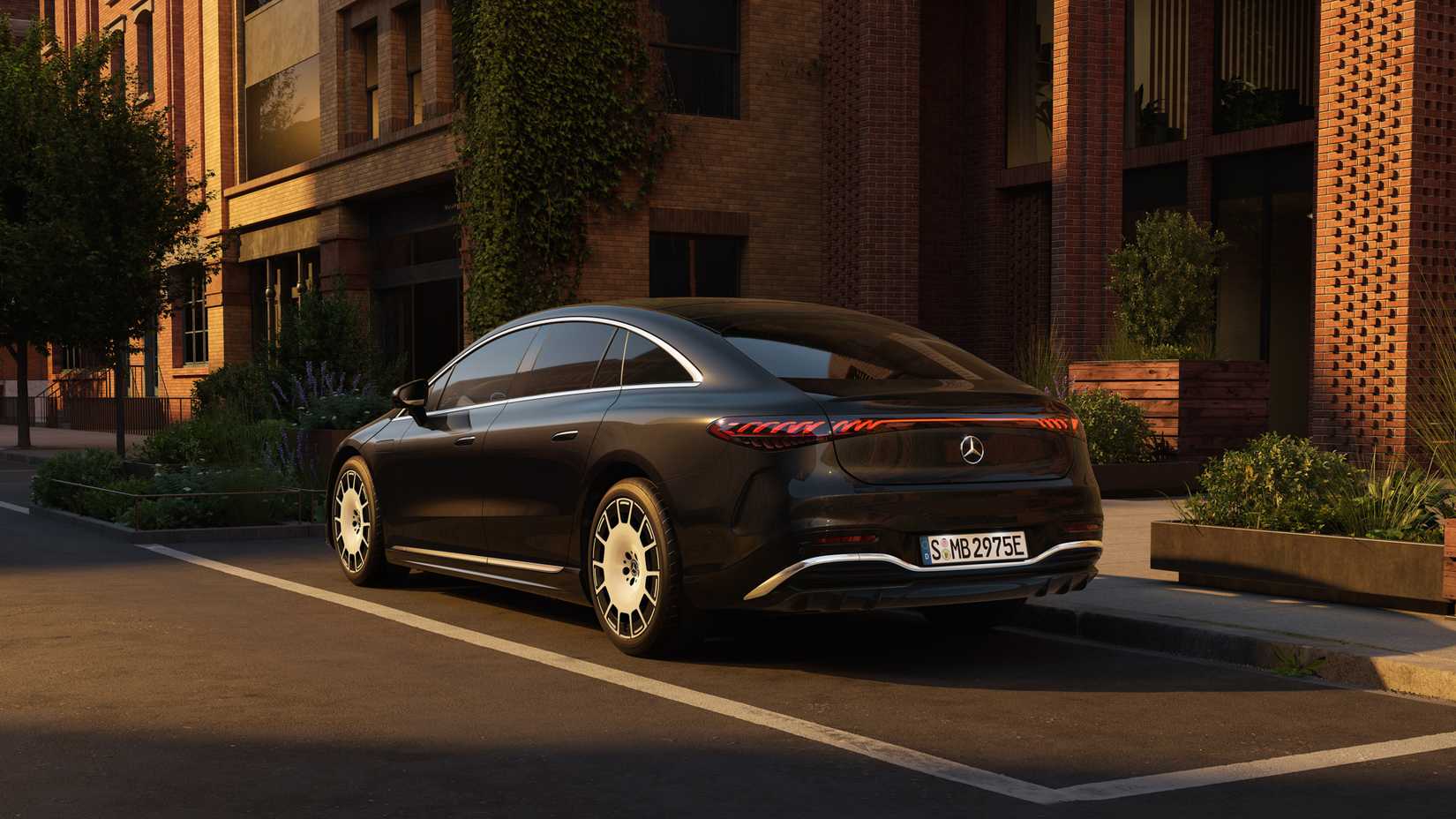 2027 Mercedes-Benz EQS-8