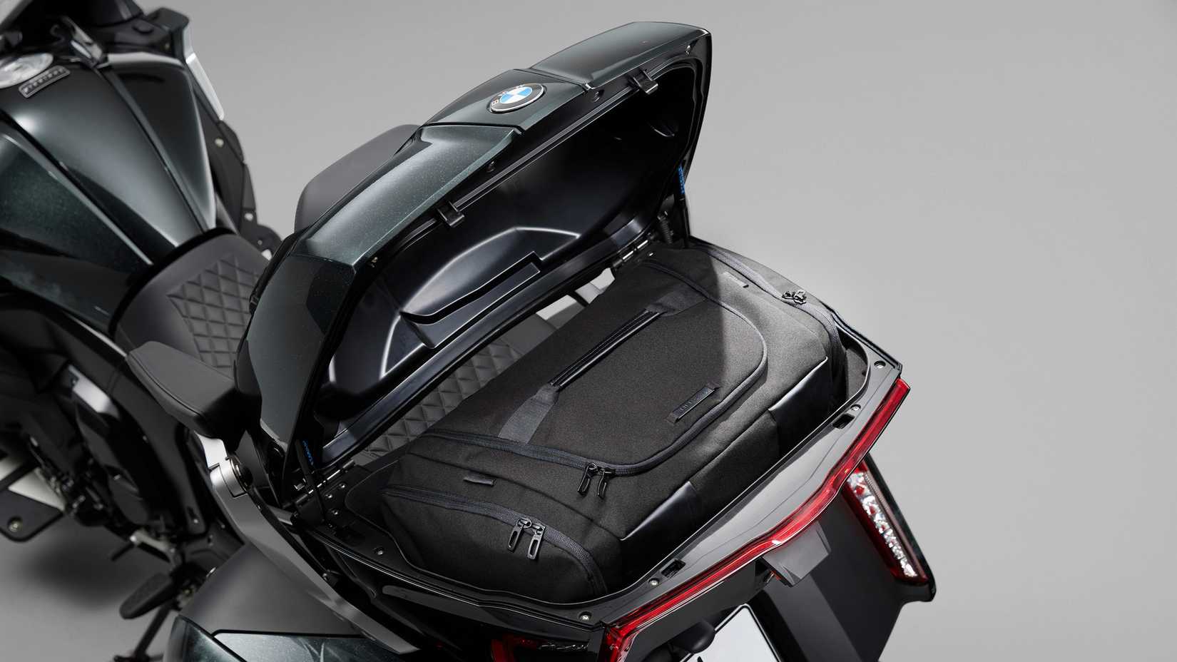 A detail shot of the BMW K 1600 Grand America's trunk 