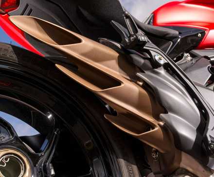 Close Up Do Escape 2026 MV Agusta Brutale 800