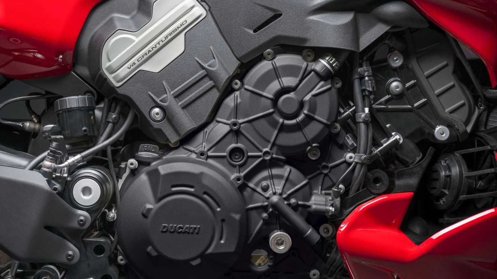 Close do motor da Ducati Diavel V4