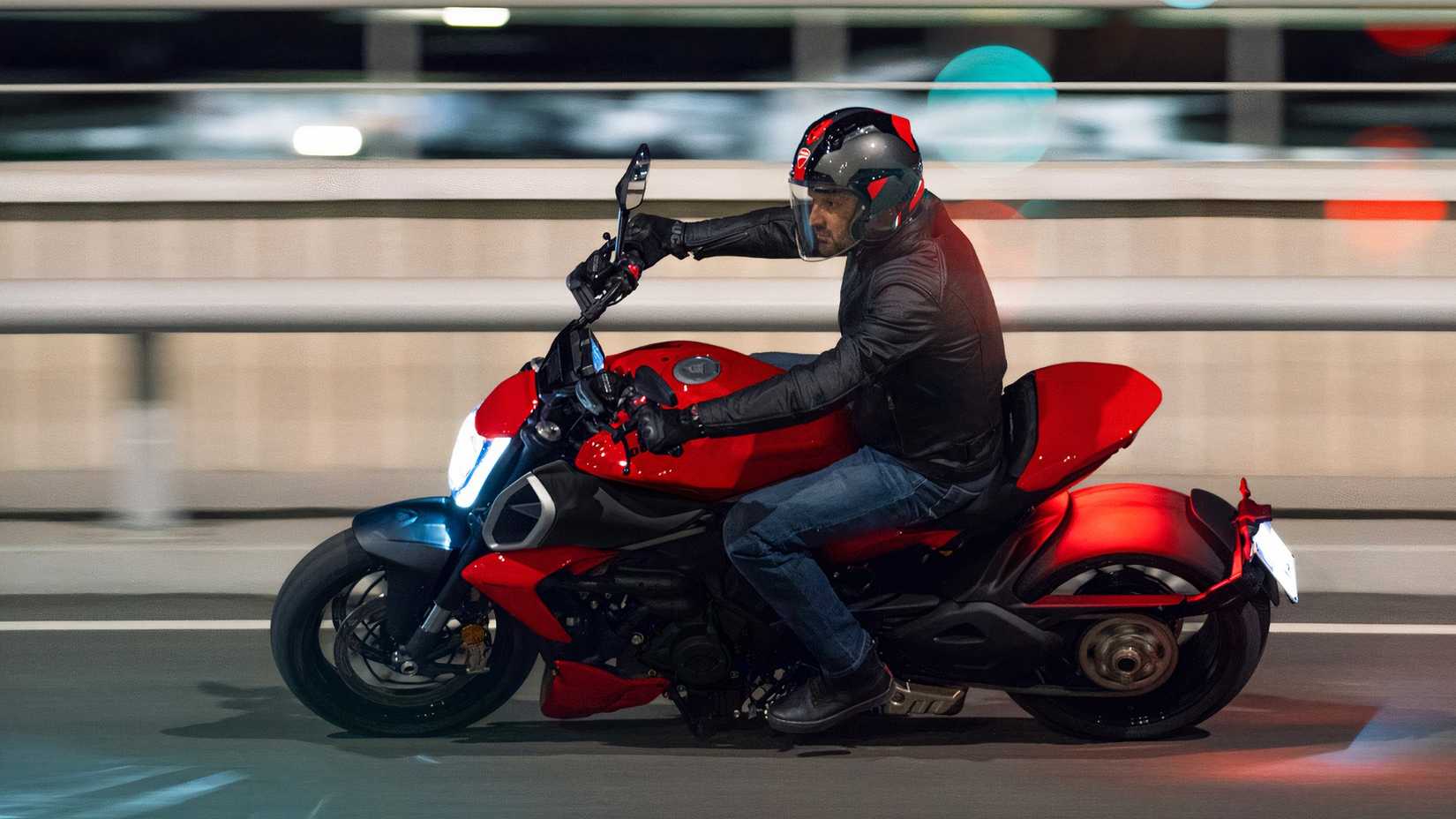 Rider cornering on the Ducati Diavel V4