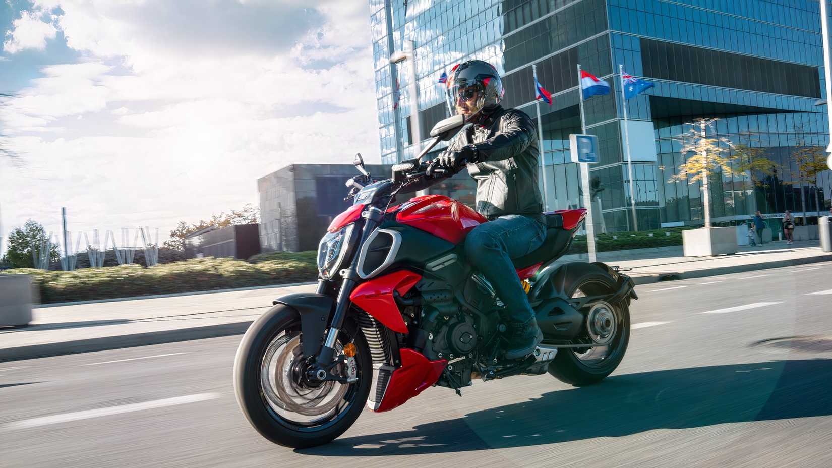 Ducati Diavel V4 - Equitação Urbana-1