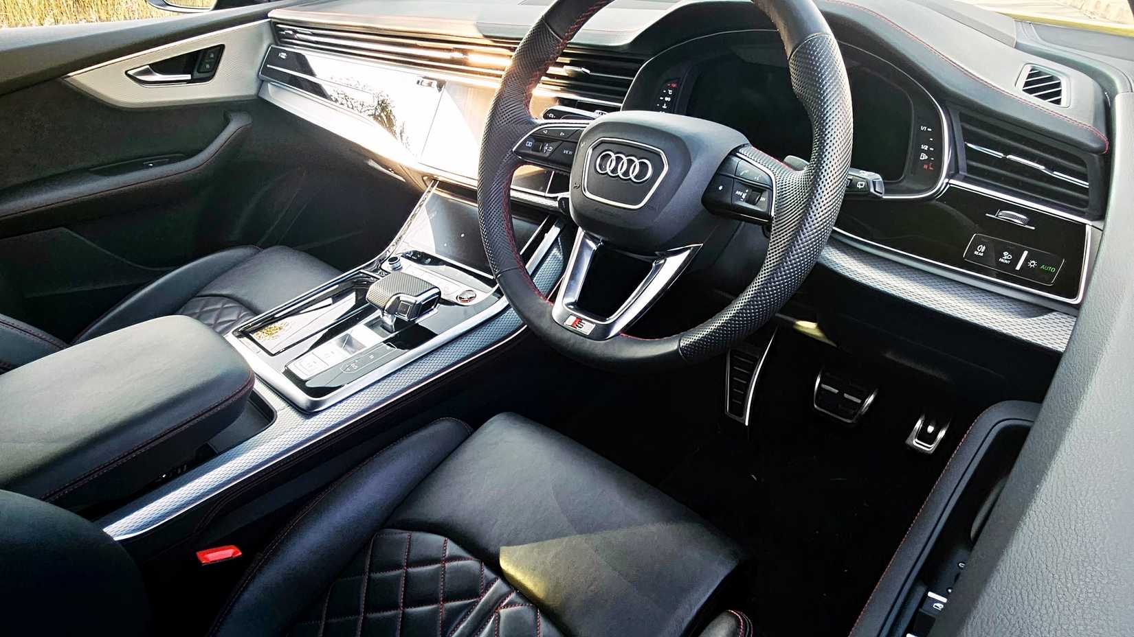 2026 Audi SQ8 Black Edition Interior 