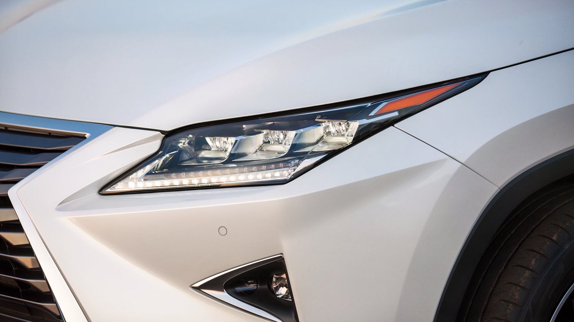 렉서스 RX 350: 합리적인 가격의 럭셔리 SUV 선택지