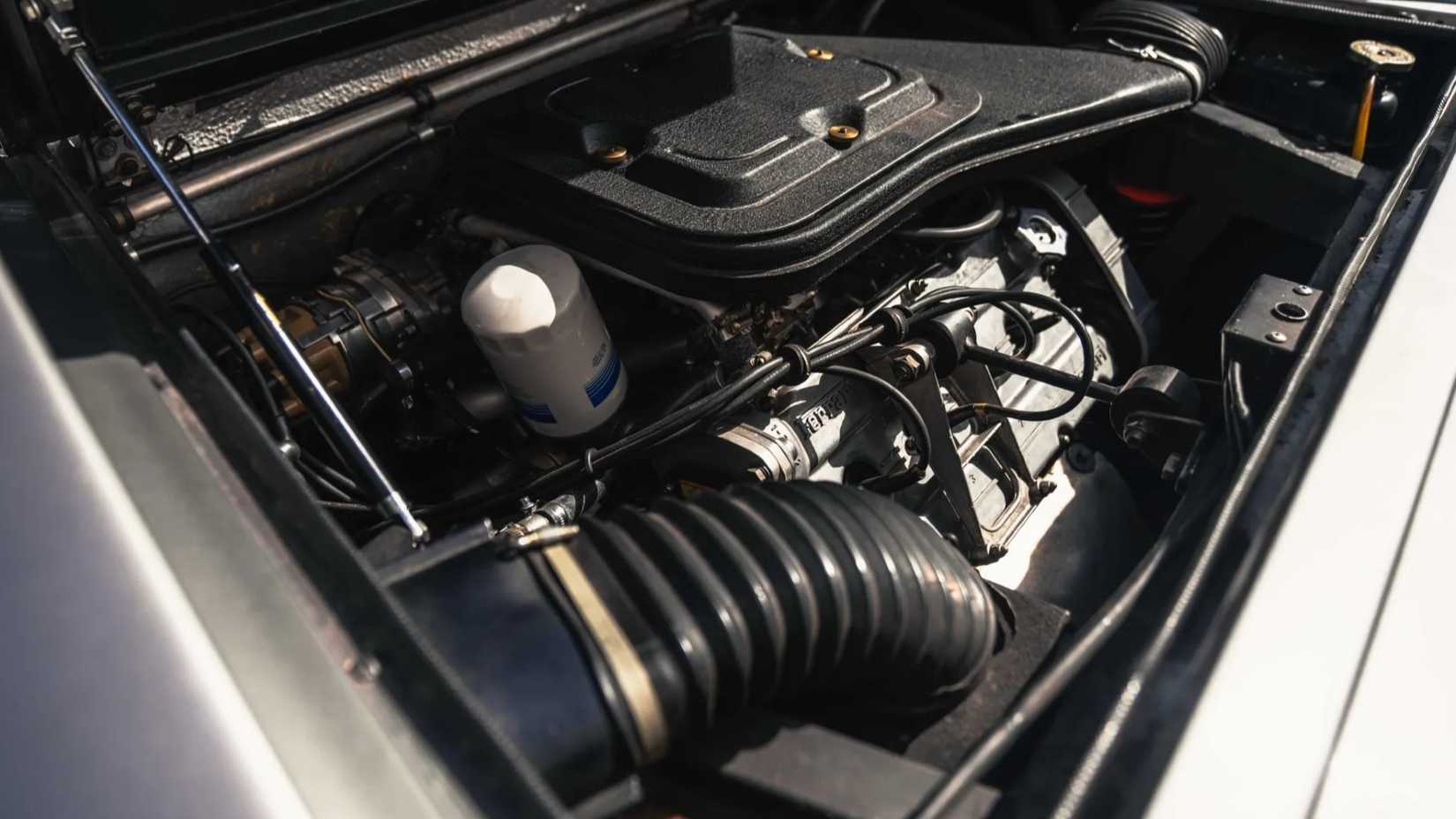 Ferrari Dino 208 GT4 Engine