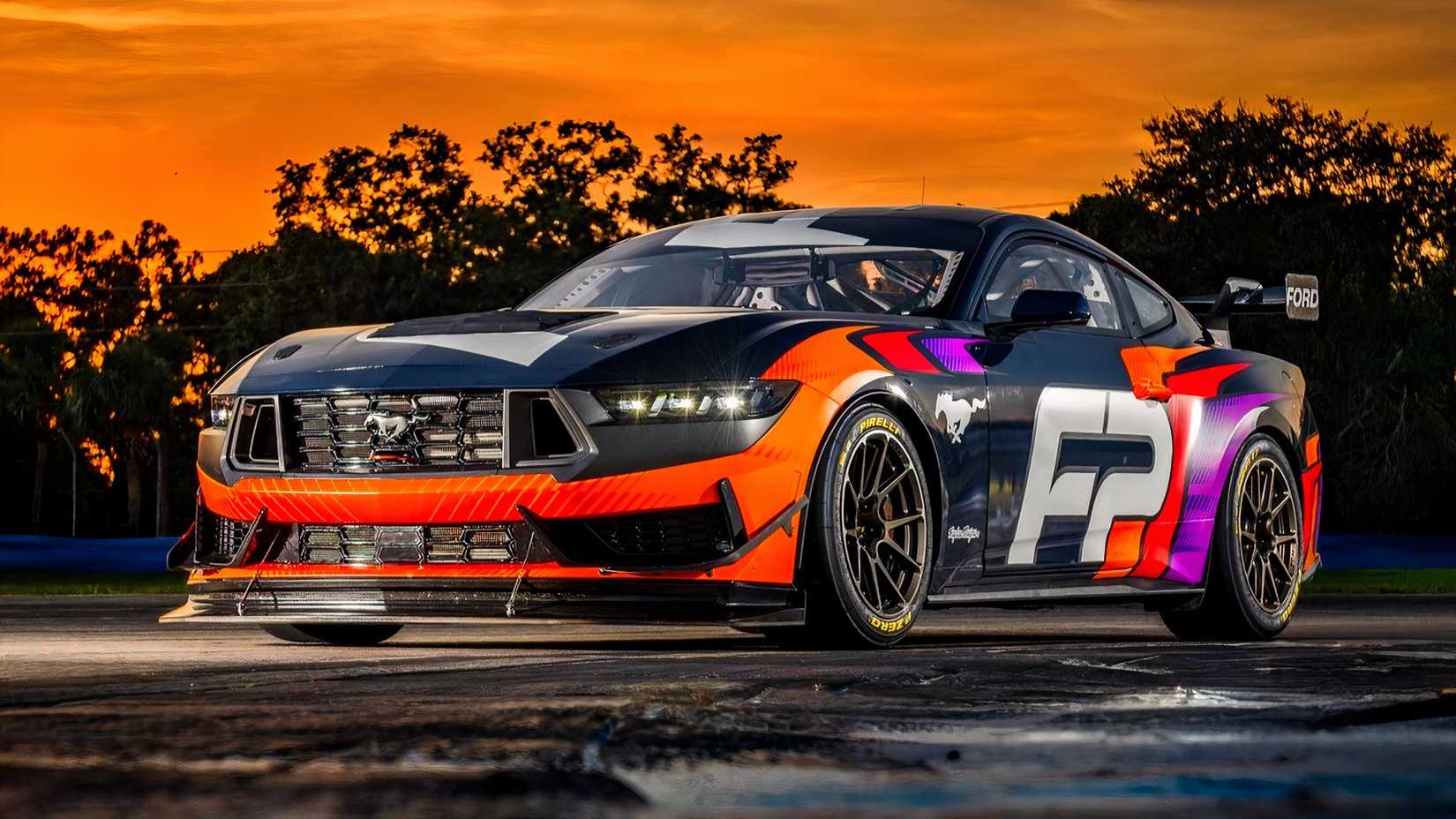 Ford Mustang GT4 dianteiro-quarto