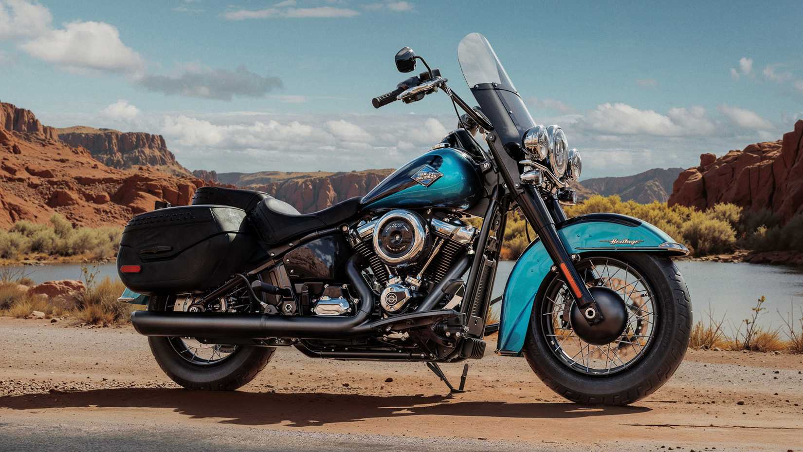 2026 Harley-Davidson Heritage Classic estacionada perto de um lago