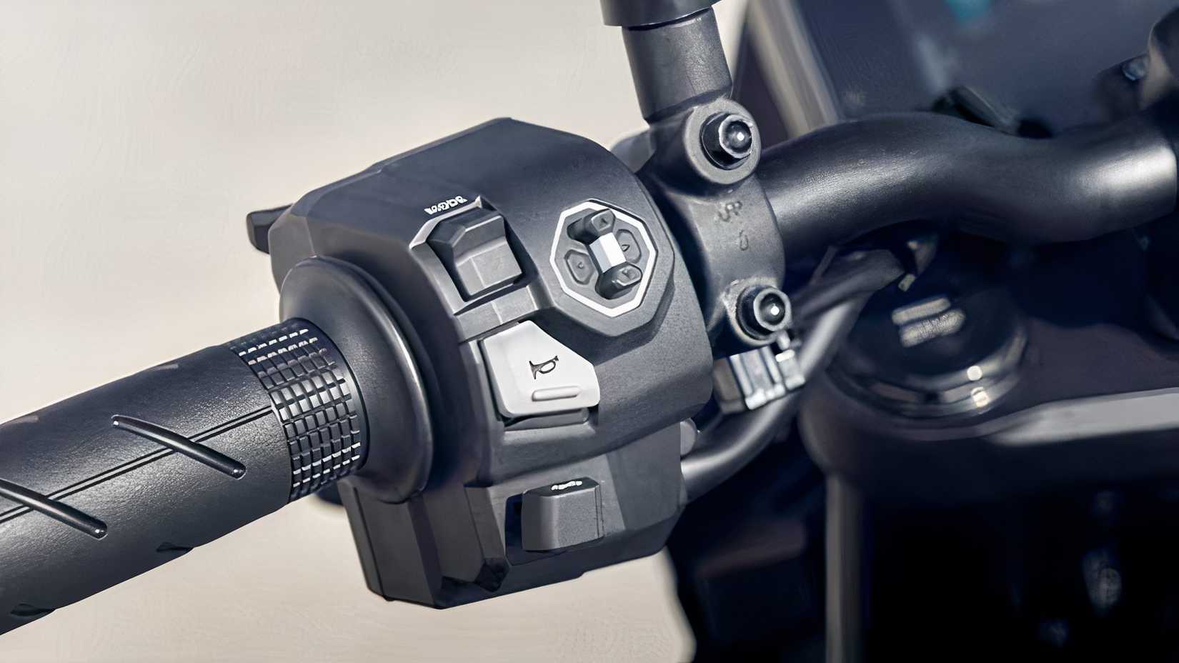 Close da esquerda da Honda CB750 Hornet