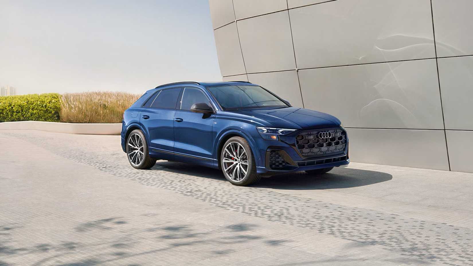 2026 Audi Q8 front 3/4