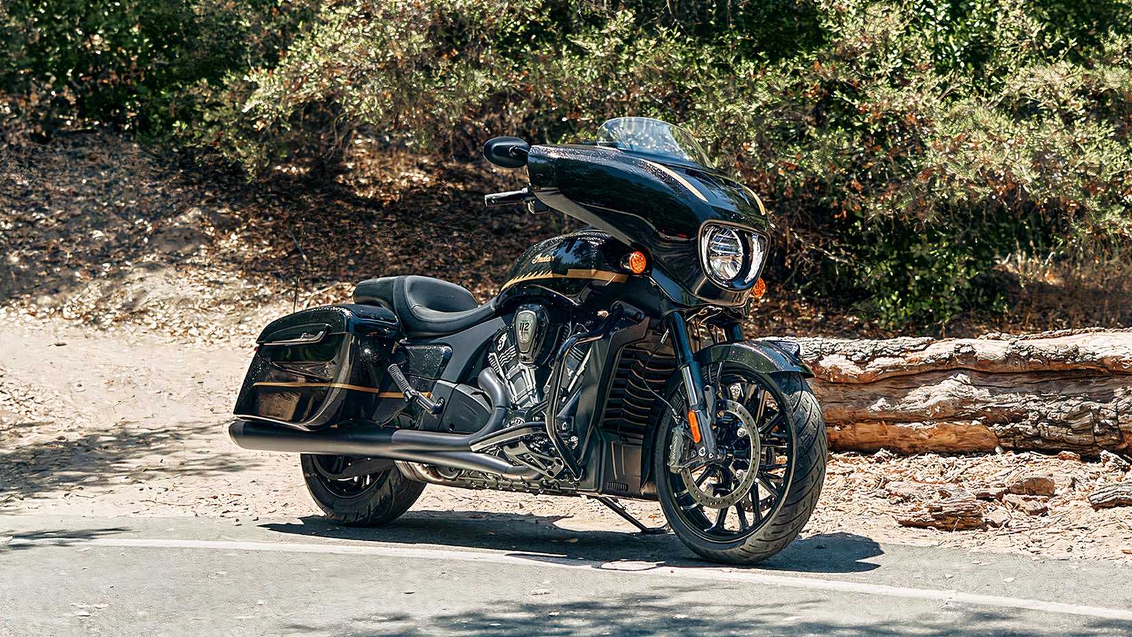 Beauty shot of a 2026 Indian Chieftain Powerplus 112