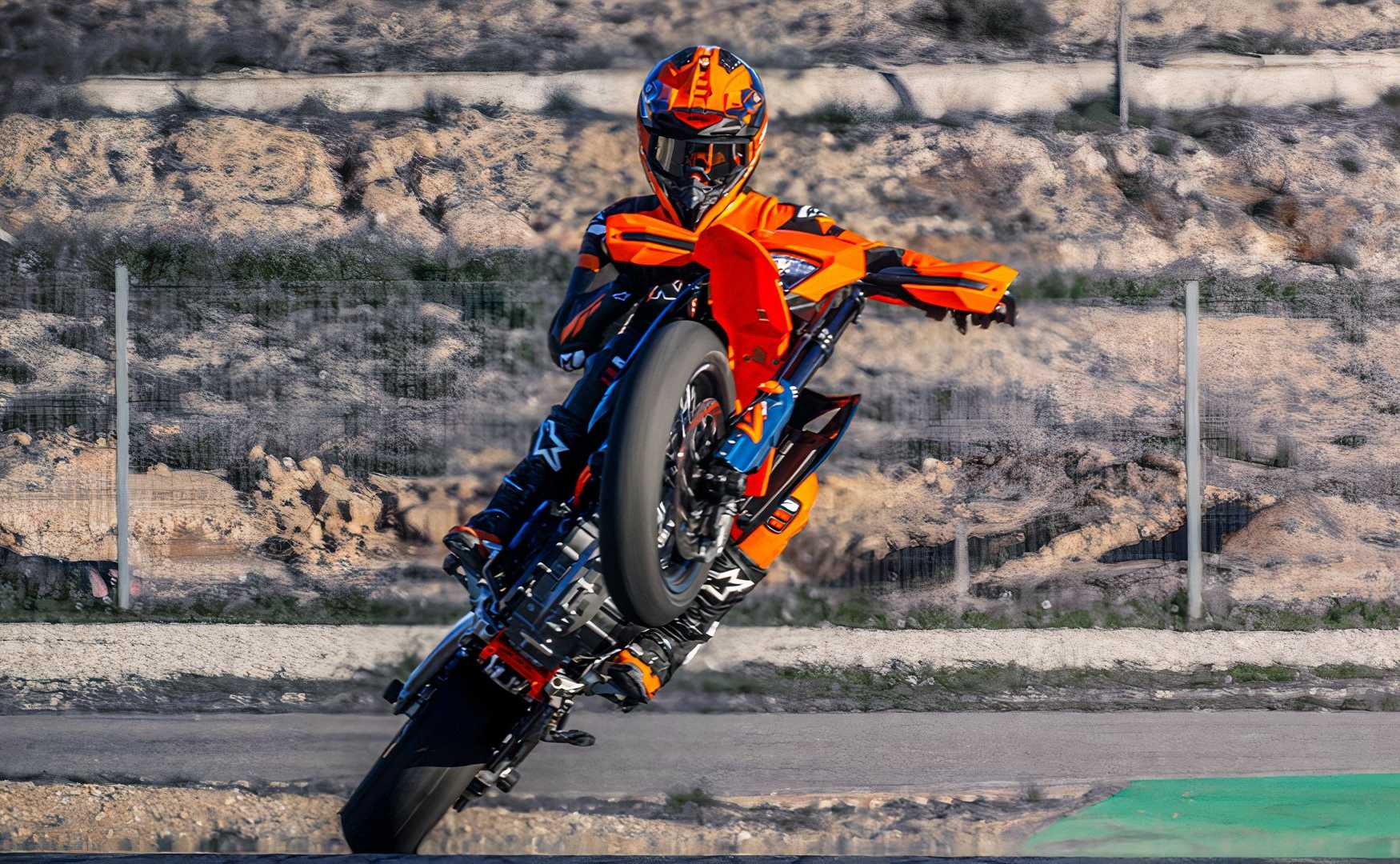 KTM 690 SMC R Corner-Exit Wheelie