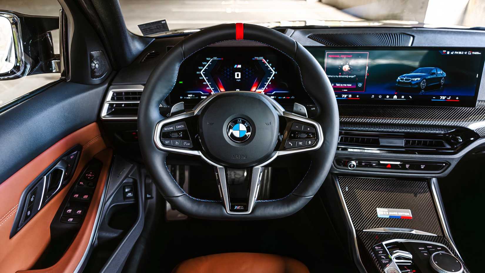 Close do cockpit do BMW M340i 2026