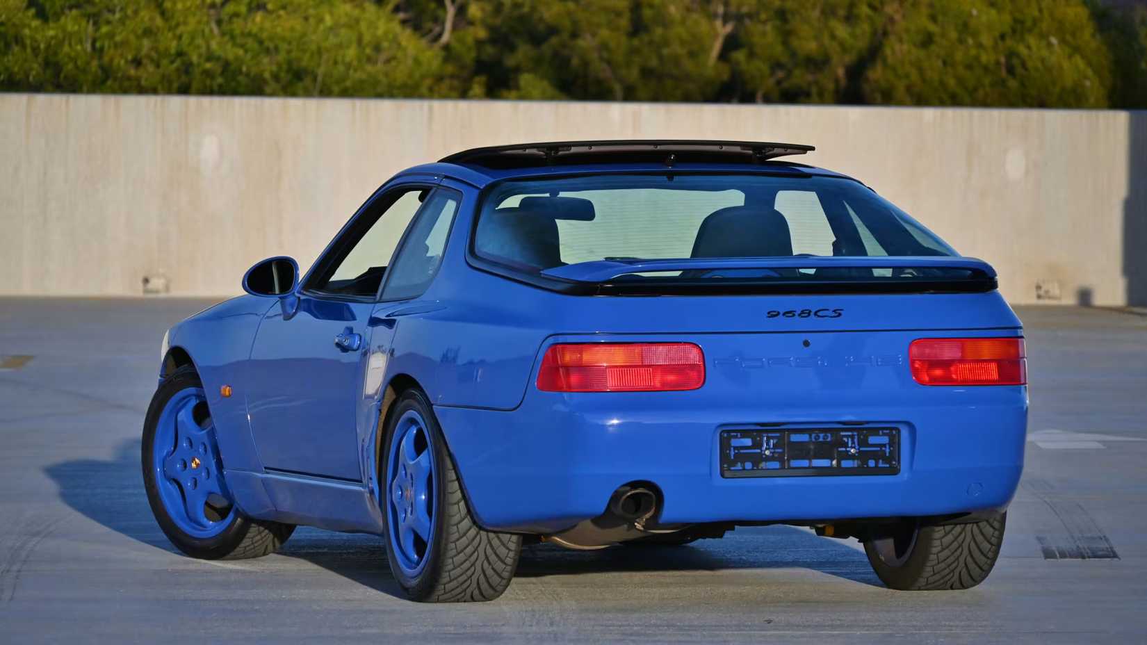 Porsche 968 Club Sport rear-quarter