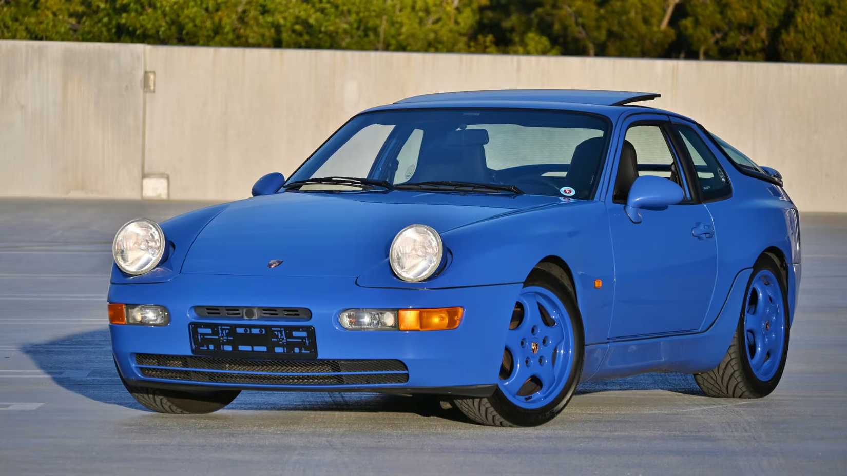 Porsche 968 Club Sport front-quarter