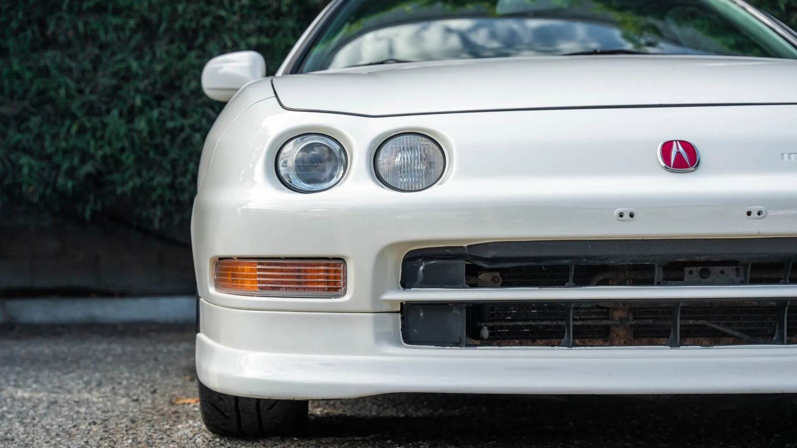 Acura Integra Type R: Front-Wheel Drive Performance Pioneer