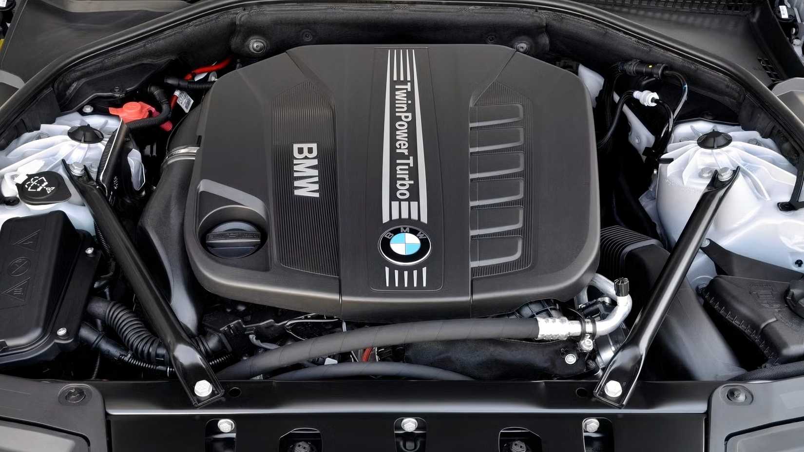 2016 BMW 5 Series engine