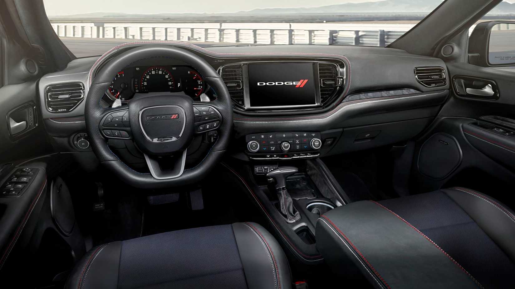 Foto do interior de um Dodge Durango GT A250 Edition 2026 mostrando a cabine frontal