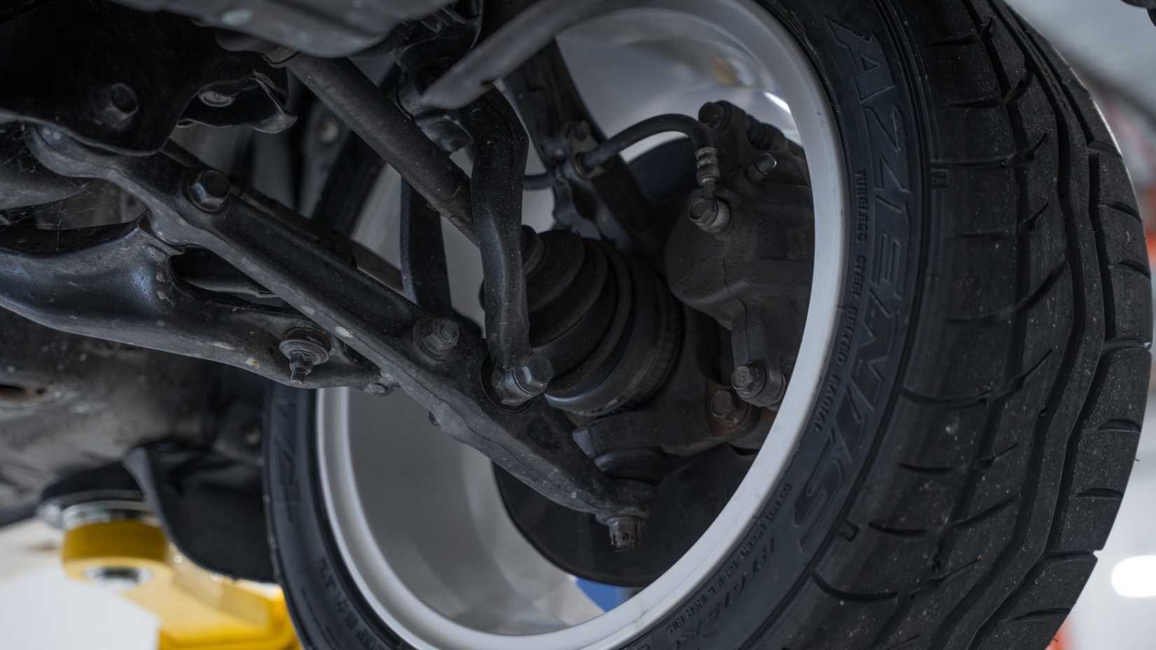 Close-up de um material rodante Acura Integra Type R 1999