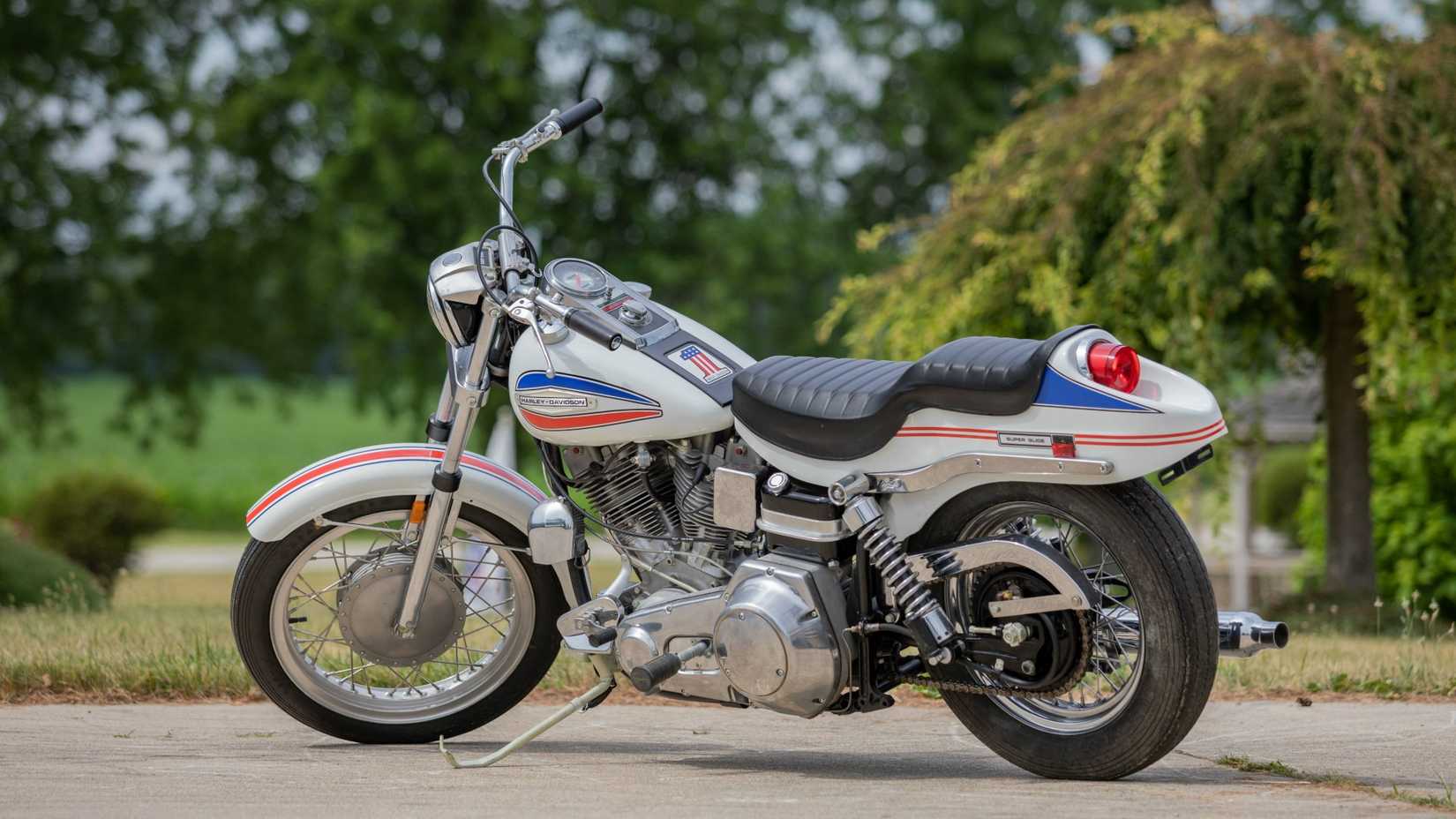 Foto traseira da Harley-Davidson FX Super Glide 1971