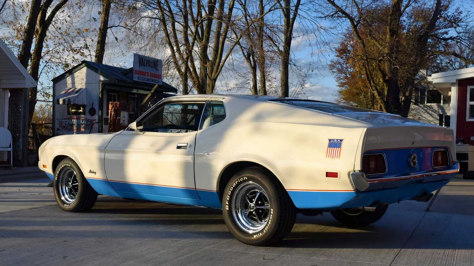 Pacote Ford Mustang Sprint 1972 traseiro 3/4 foto externa