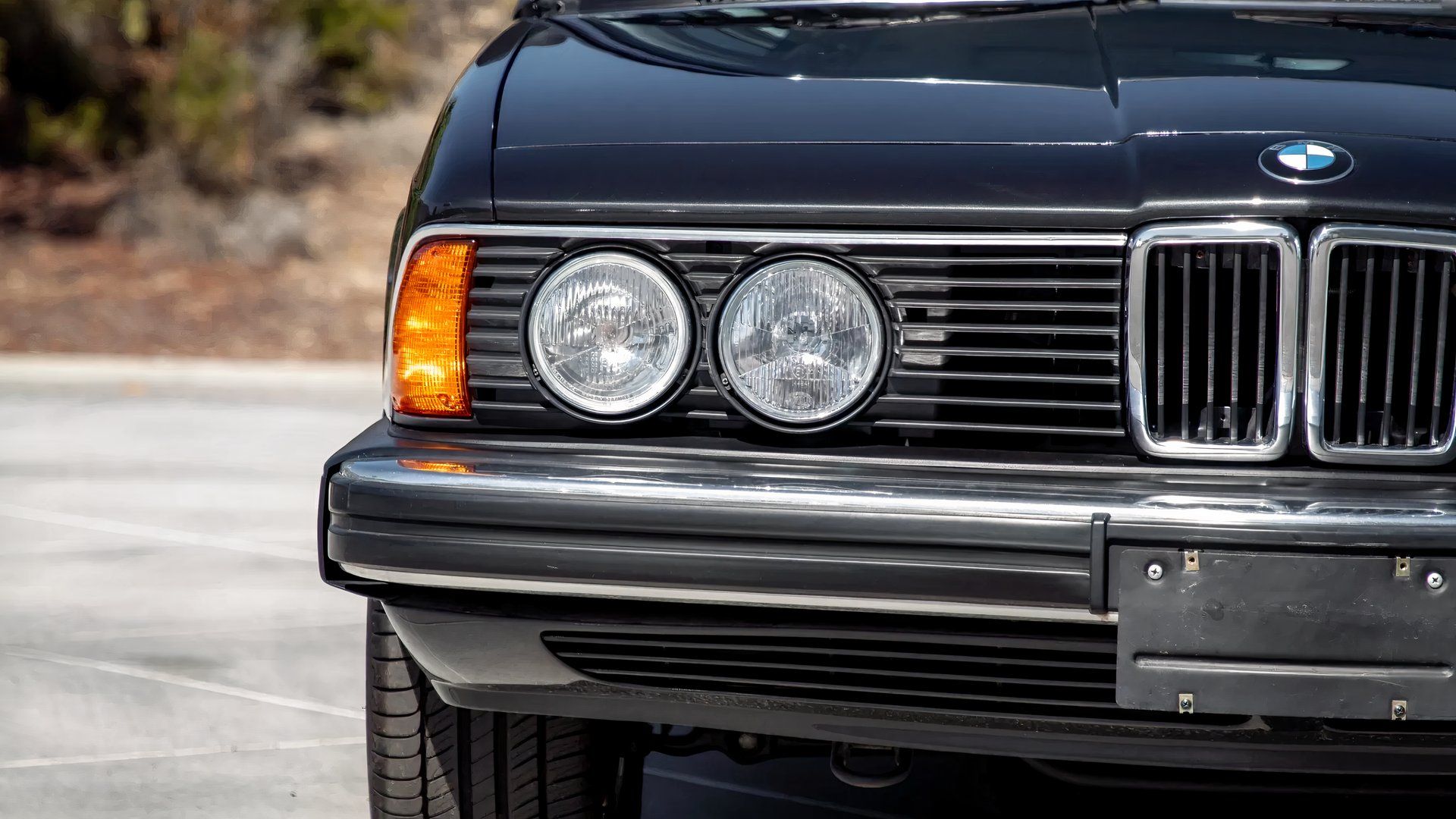 2억 원 상당의 1986년형 BMW L7이 어떻게 덴버에서 압착 폐차되었나