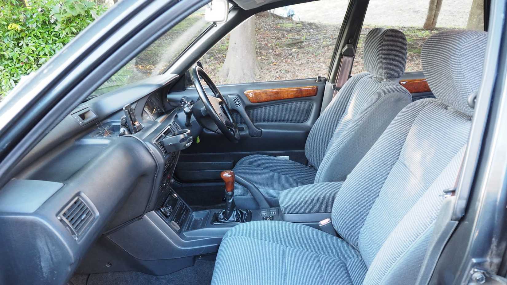 Uma foto do interior do Mitsubishi Galant AMG Tipo II 1991