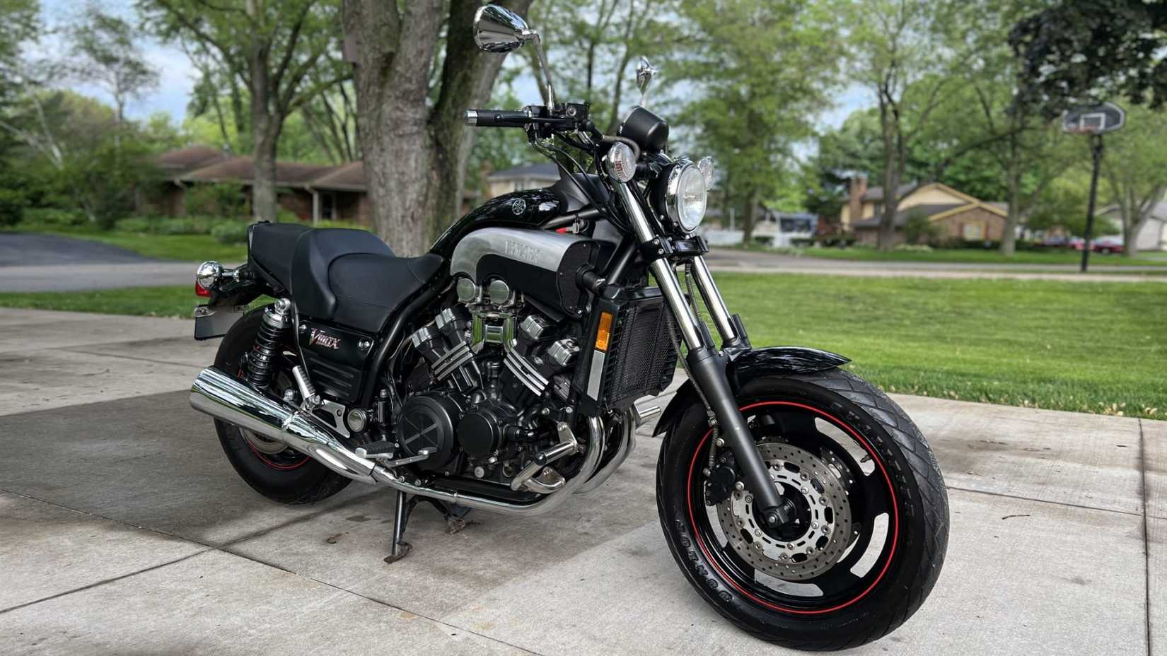 2007 Yamaha V-Max front third quarter view parked