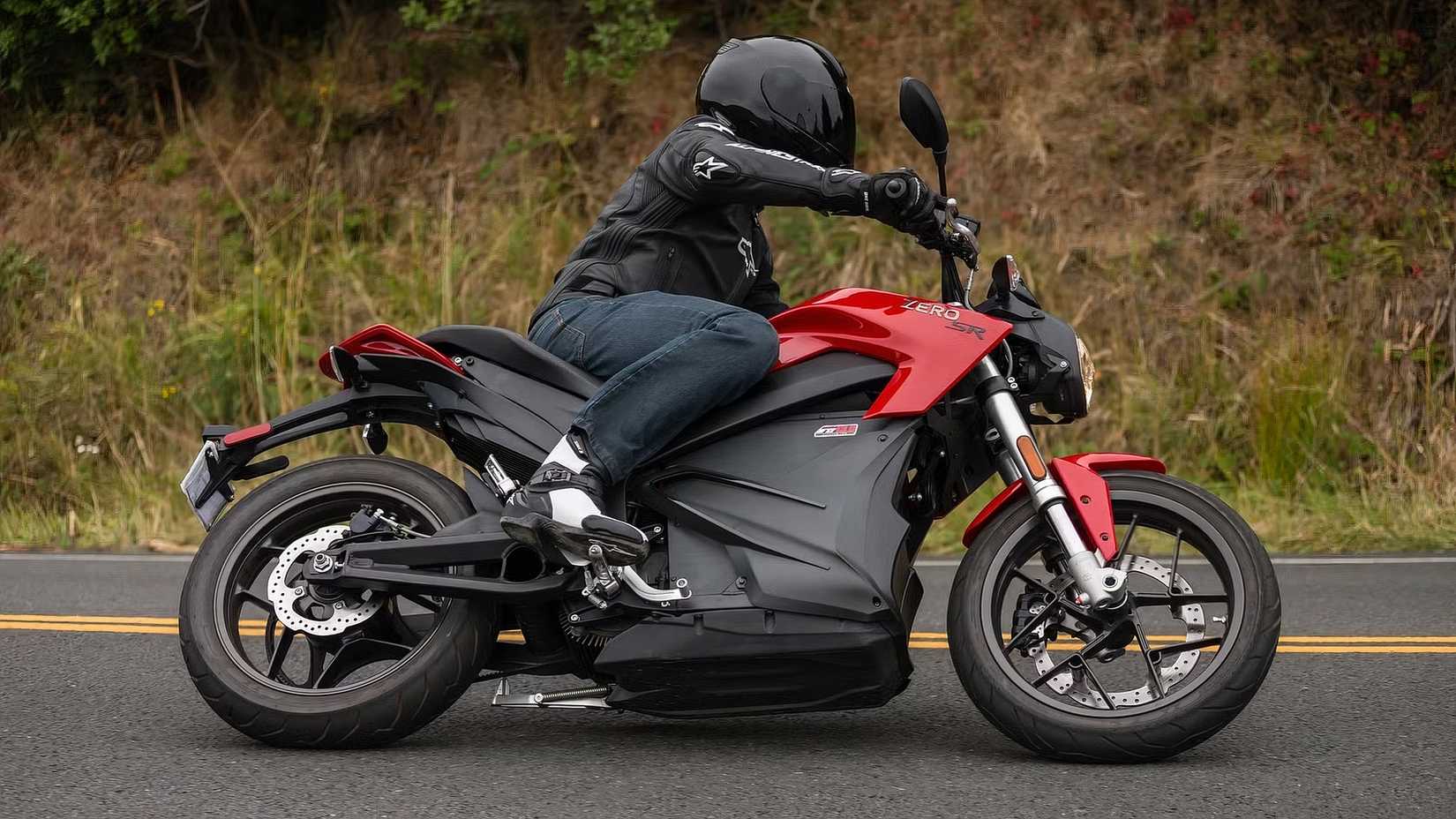2016 Zero SR sendo encurralado
