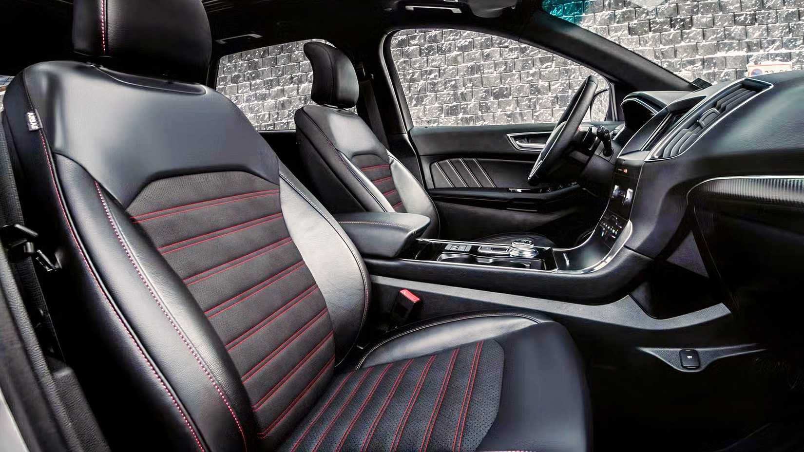 2021 Ford Edge interior shot showing Front Seat Area