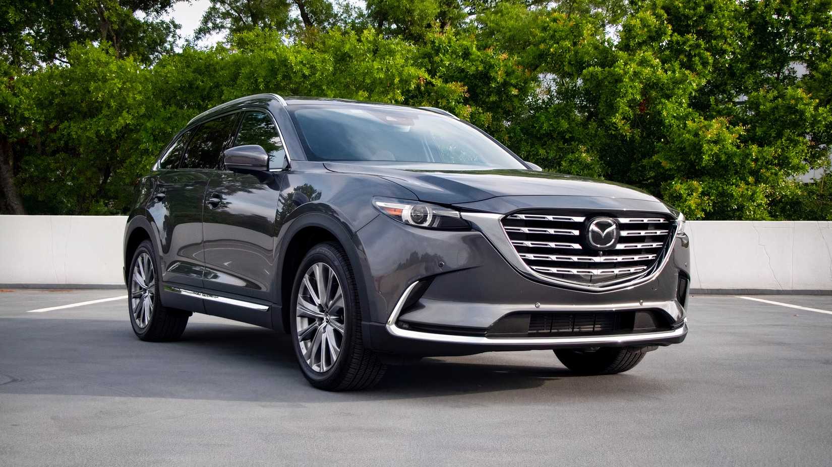 2021 Mazda CX-9 Front 3/4 shot parked in lot