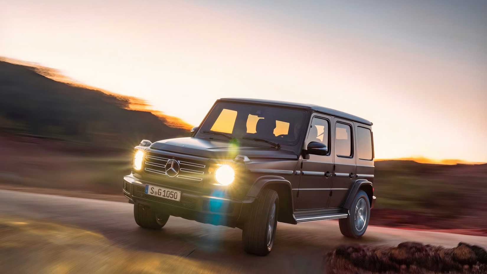 2023 Mercedes-Benz G-Class Front 3/4 With Sun Coming Through