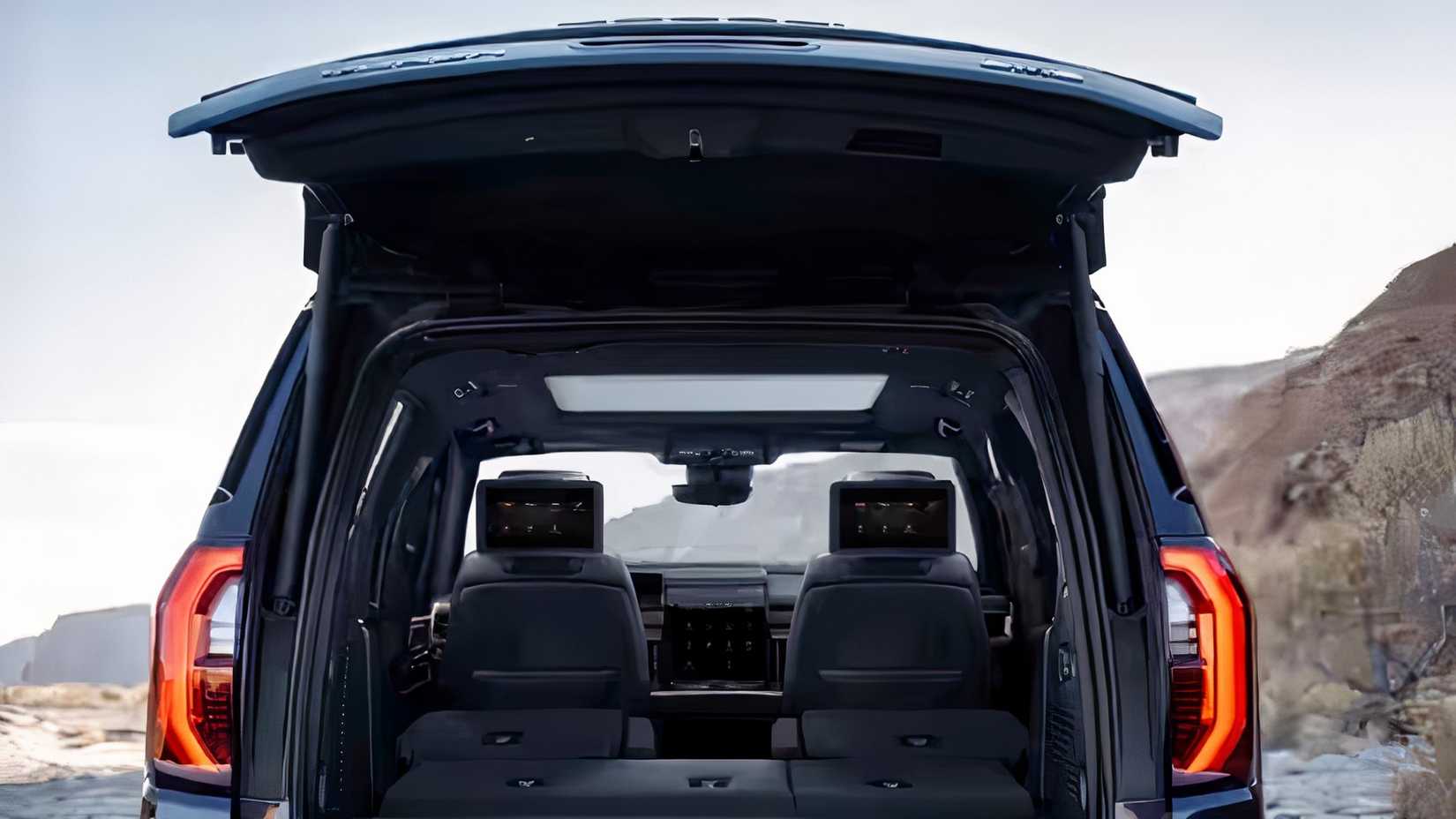 2026 GMC Yukon porta traseira aberta