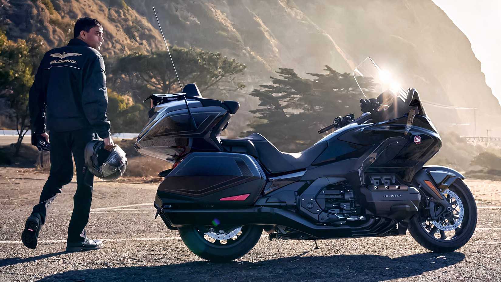 Profil latéral de la Honda Gold Wing Tour 2026 avec un pilote