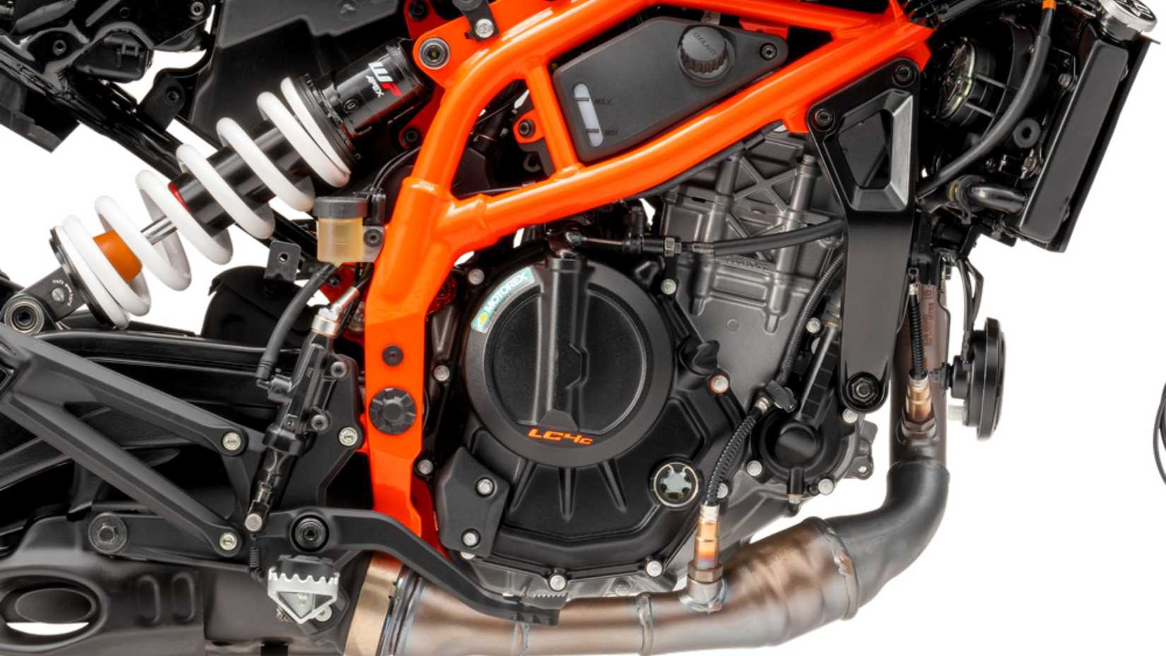 Close do estúdio do motor 2026 KTM 390 SMC R LC4c
