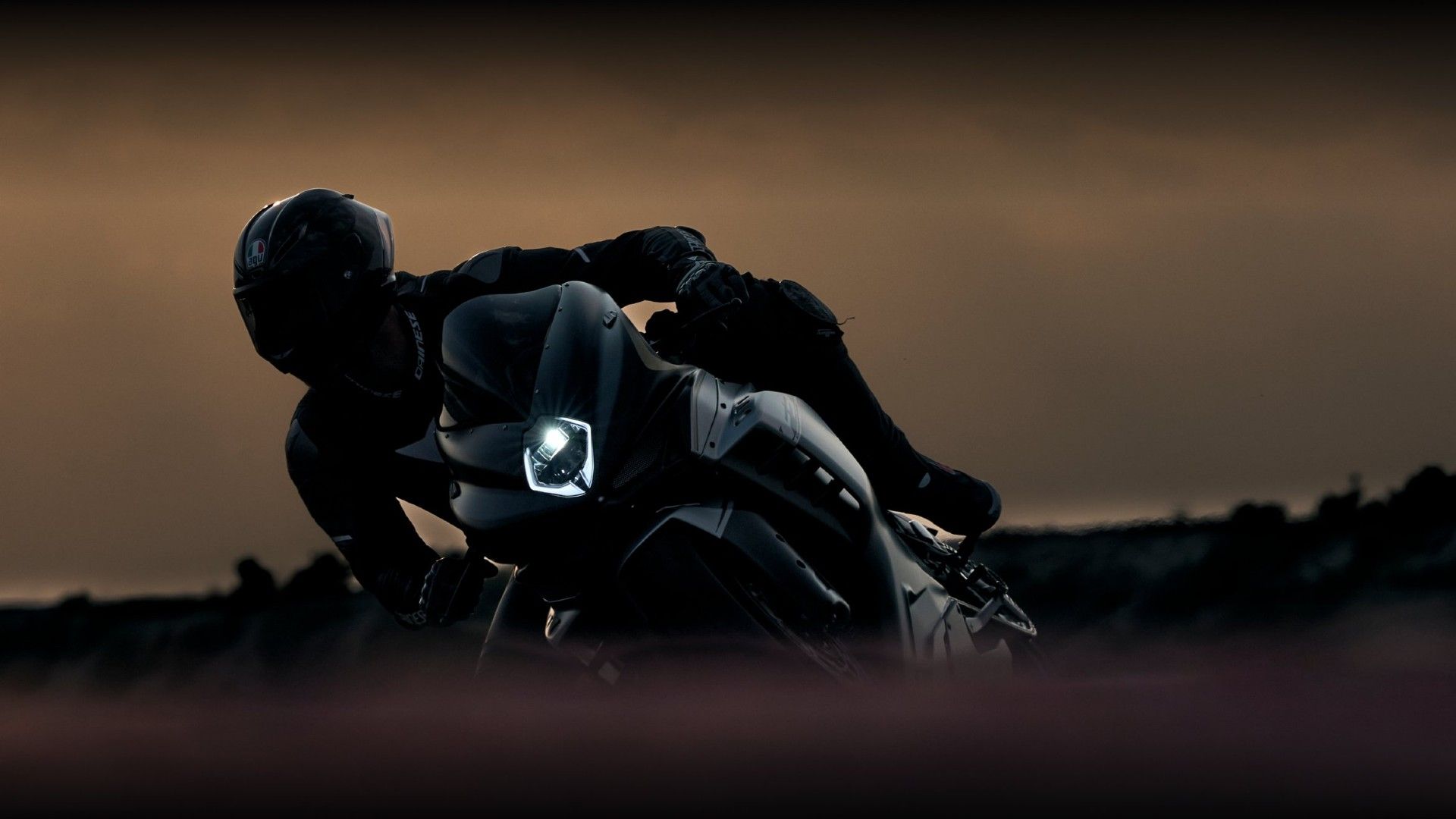 Silhueta de 2026 MV Agusta F3 Competizione na pista