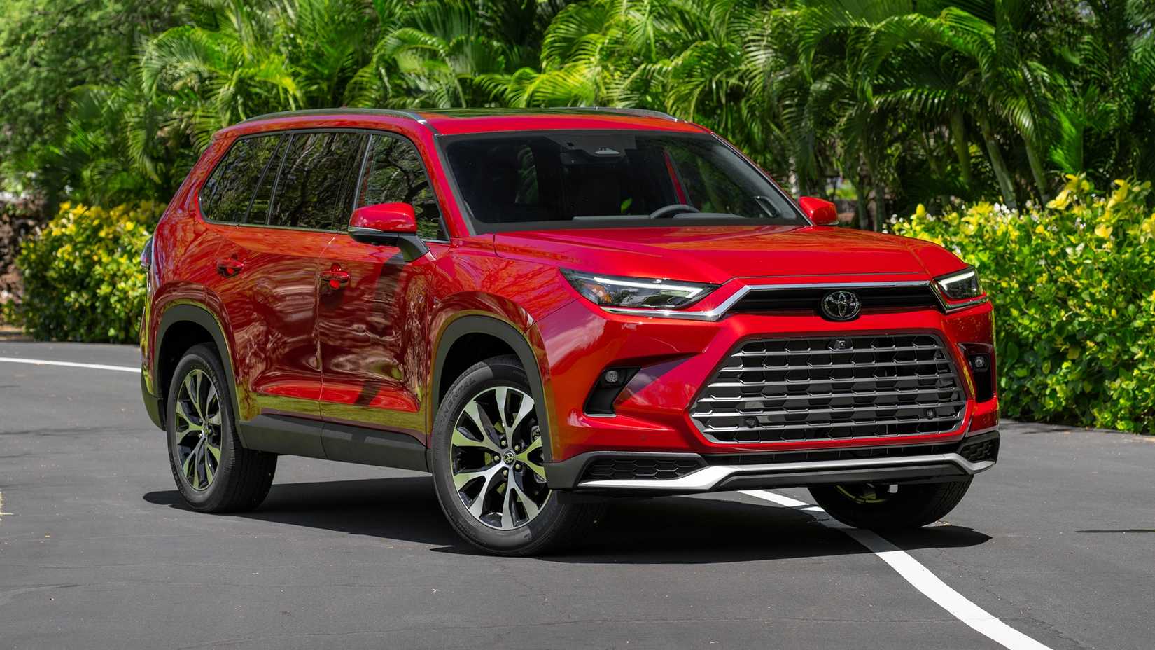 Red 2026 Toyota Grand Highlander (3)