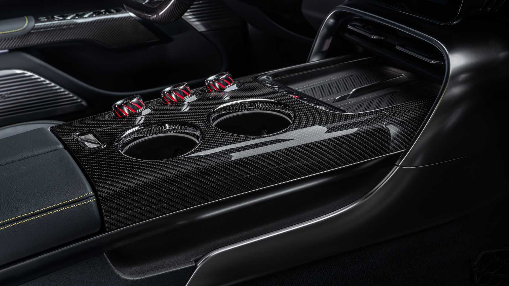 2027 Mercedes-AMG GT 4 portas cupê-9