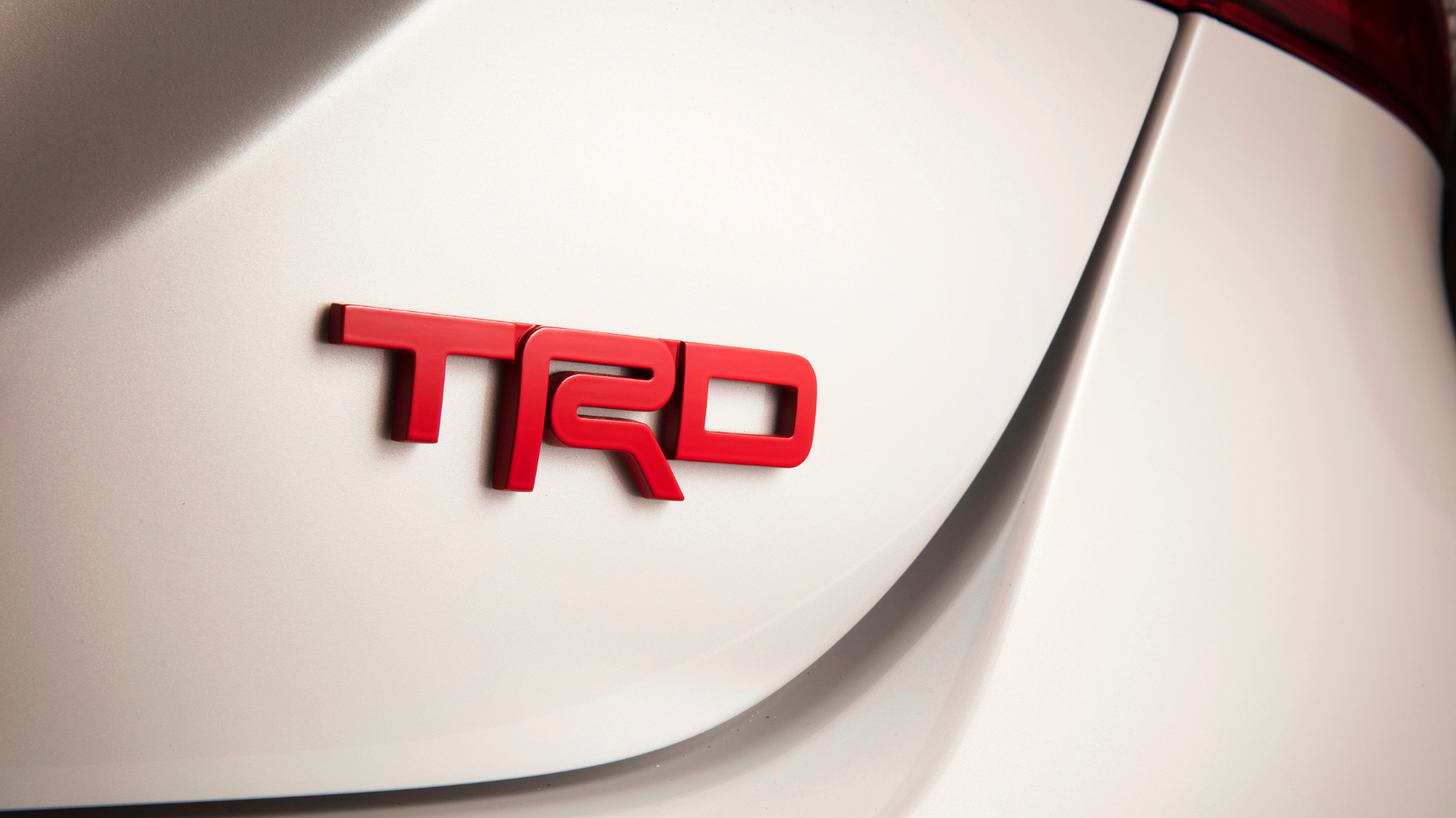 Emblema Toyota Camry TRD 2020