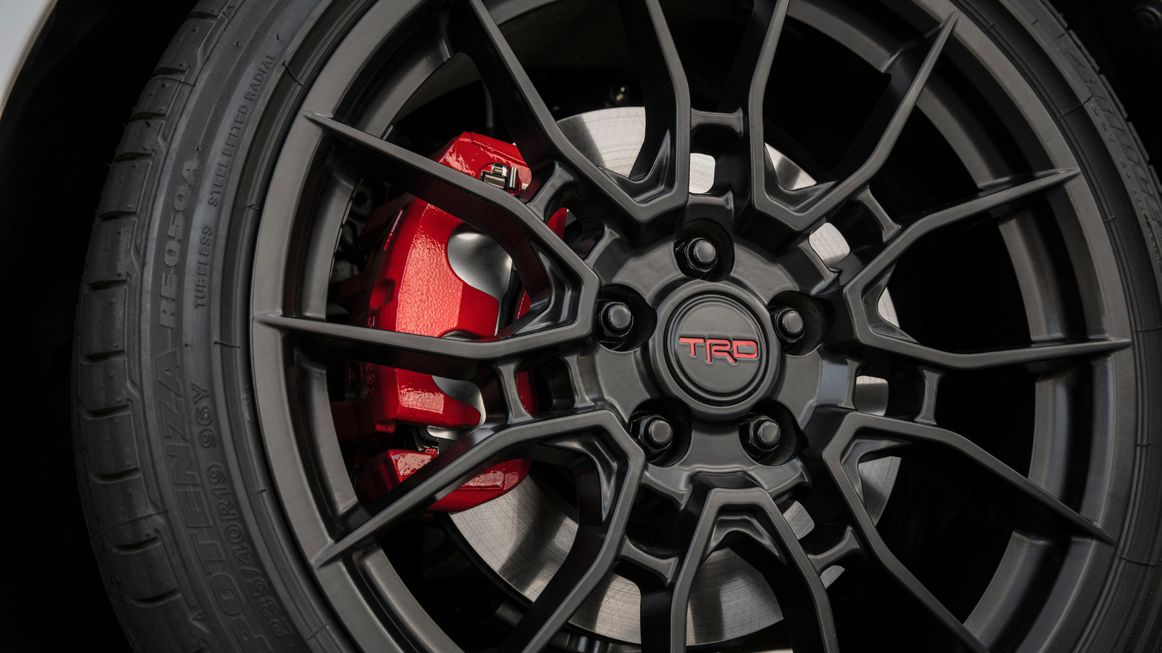 Roda Toyota Camry TRD 2020