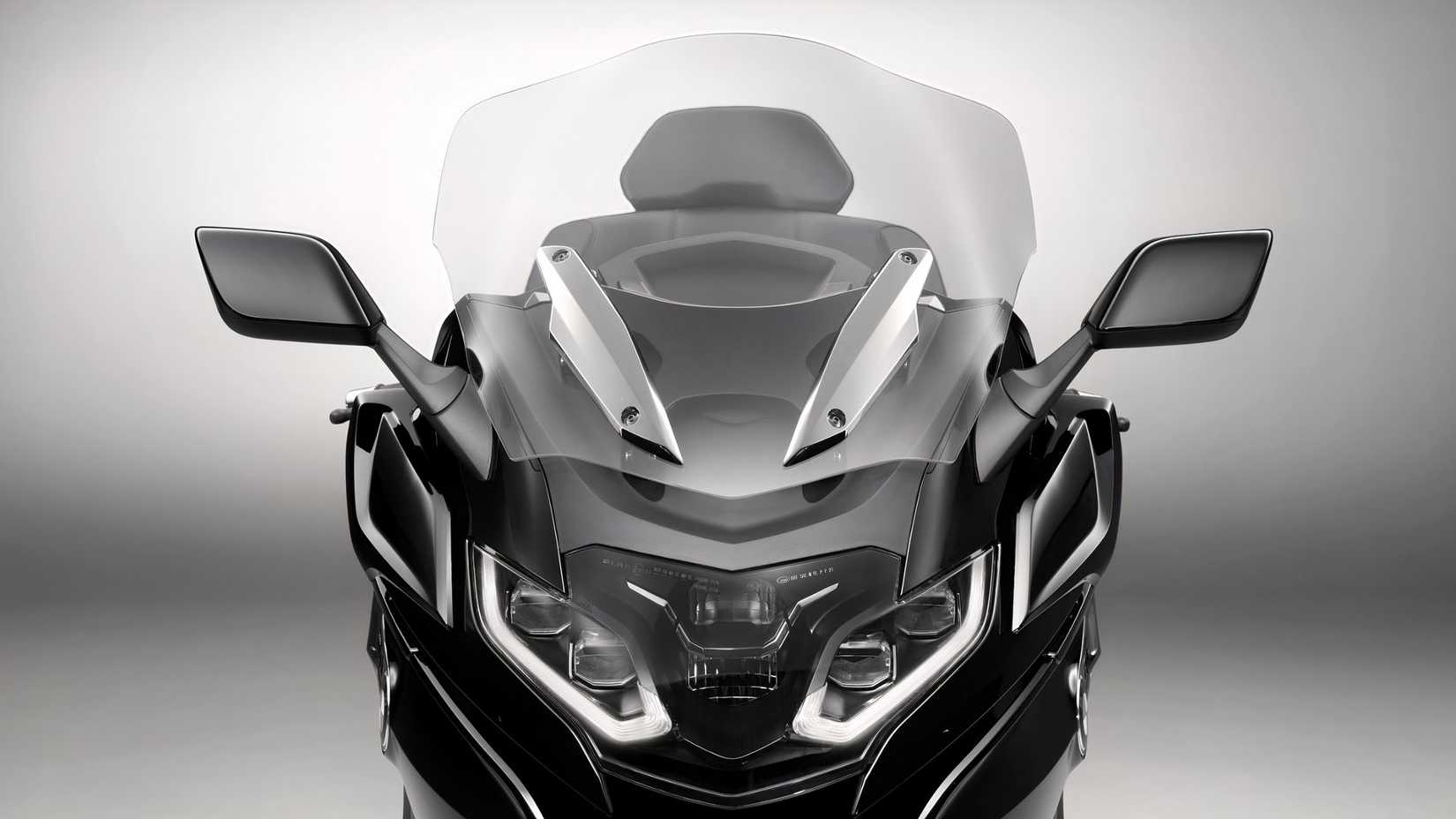 Farol automático da nova BMW K 1600 GTL