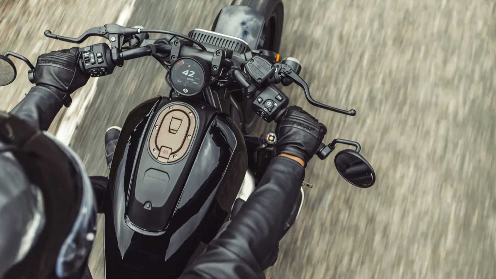 Closeup detail of the Harley-Davidson Sportster S cockpit