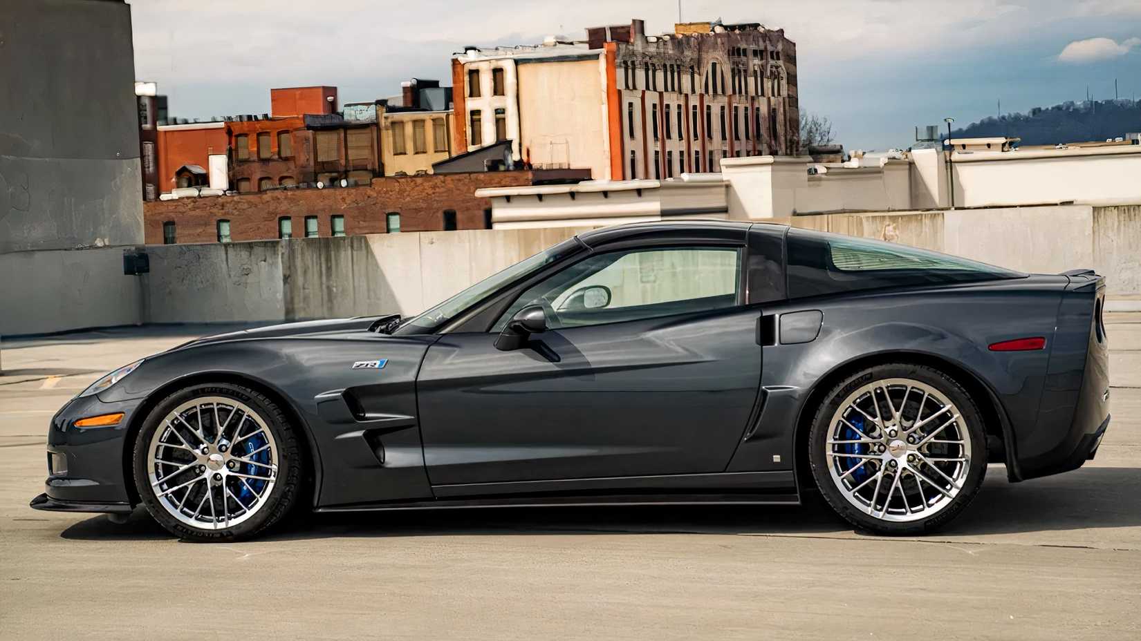 2009 Chevrolet Corvette ZR1 C6 in black profile