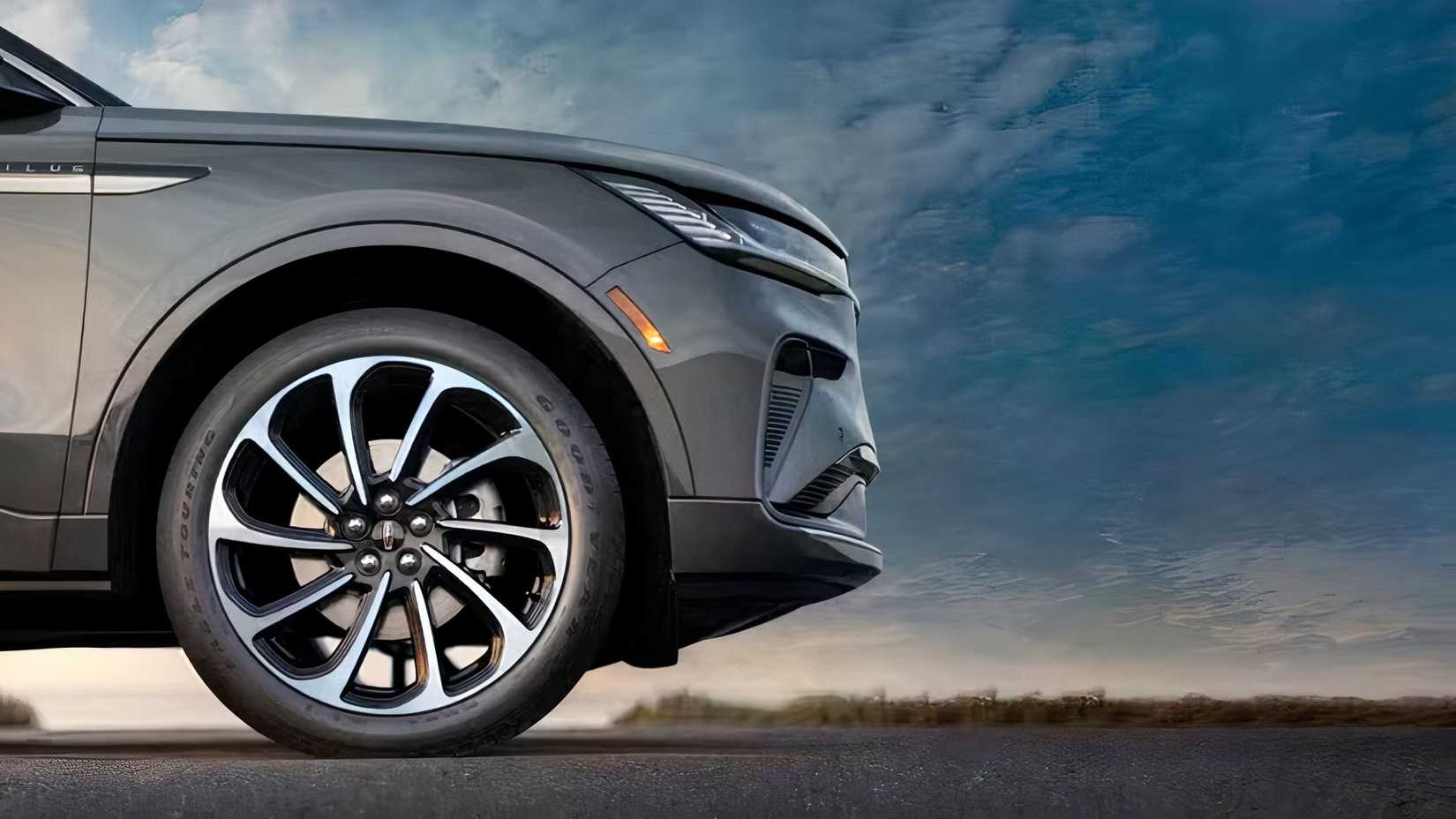2026 Lincoln Nautilus front end
